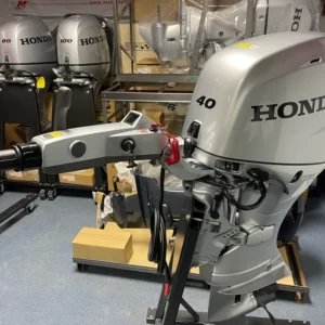 Honda 40 HP long shaft BF40 LRTZ (including tiller handle steering and propeller)