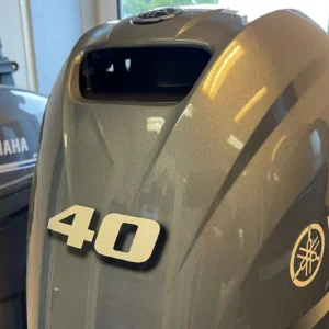 Yamaha 40 HP short shaft F40 FETS (including remote control, gauge and propeller)