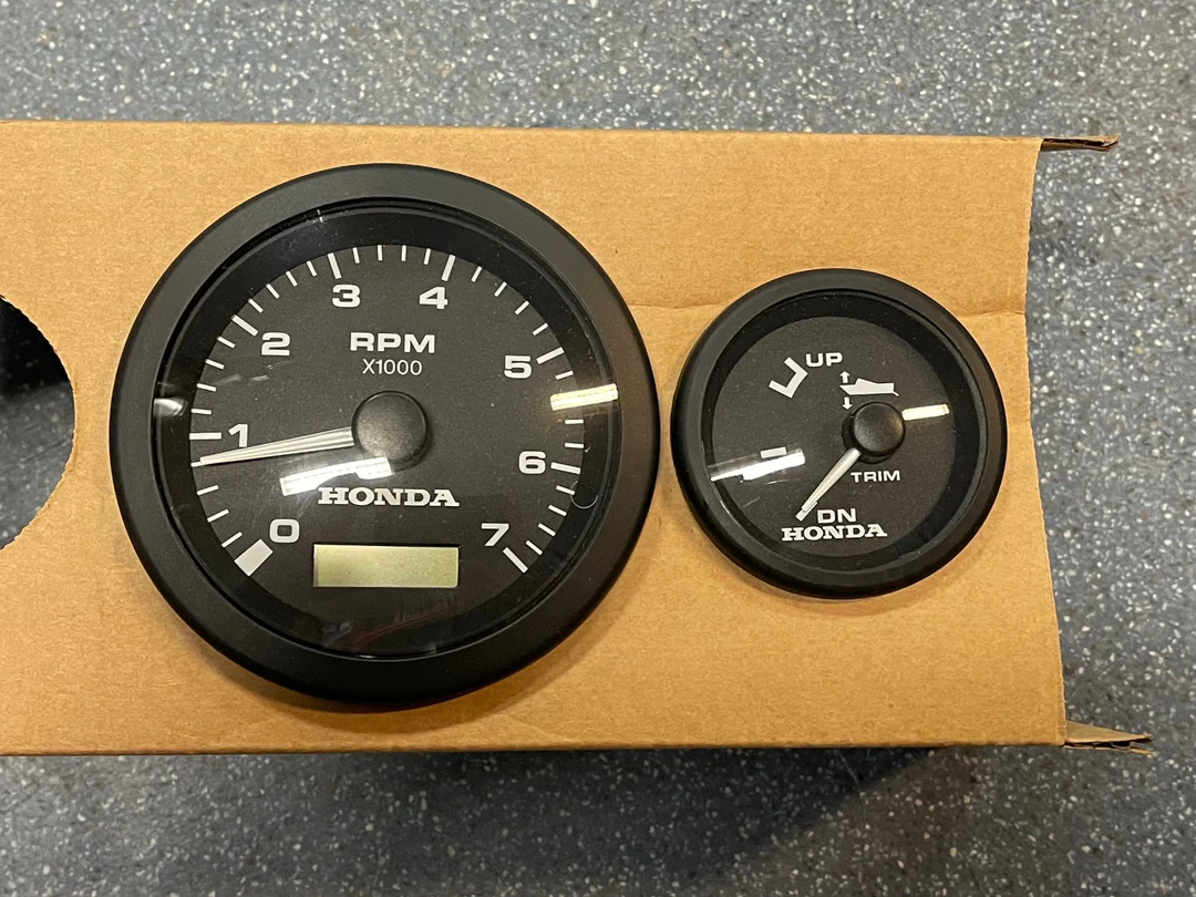 Honda 135 HP long shaft BF135 LRU (including remote control, gauges and propeller) - Image 2